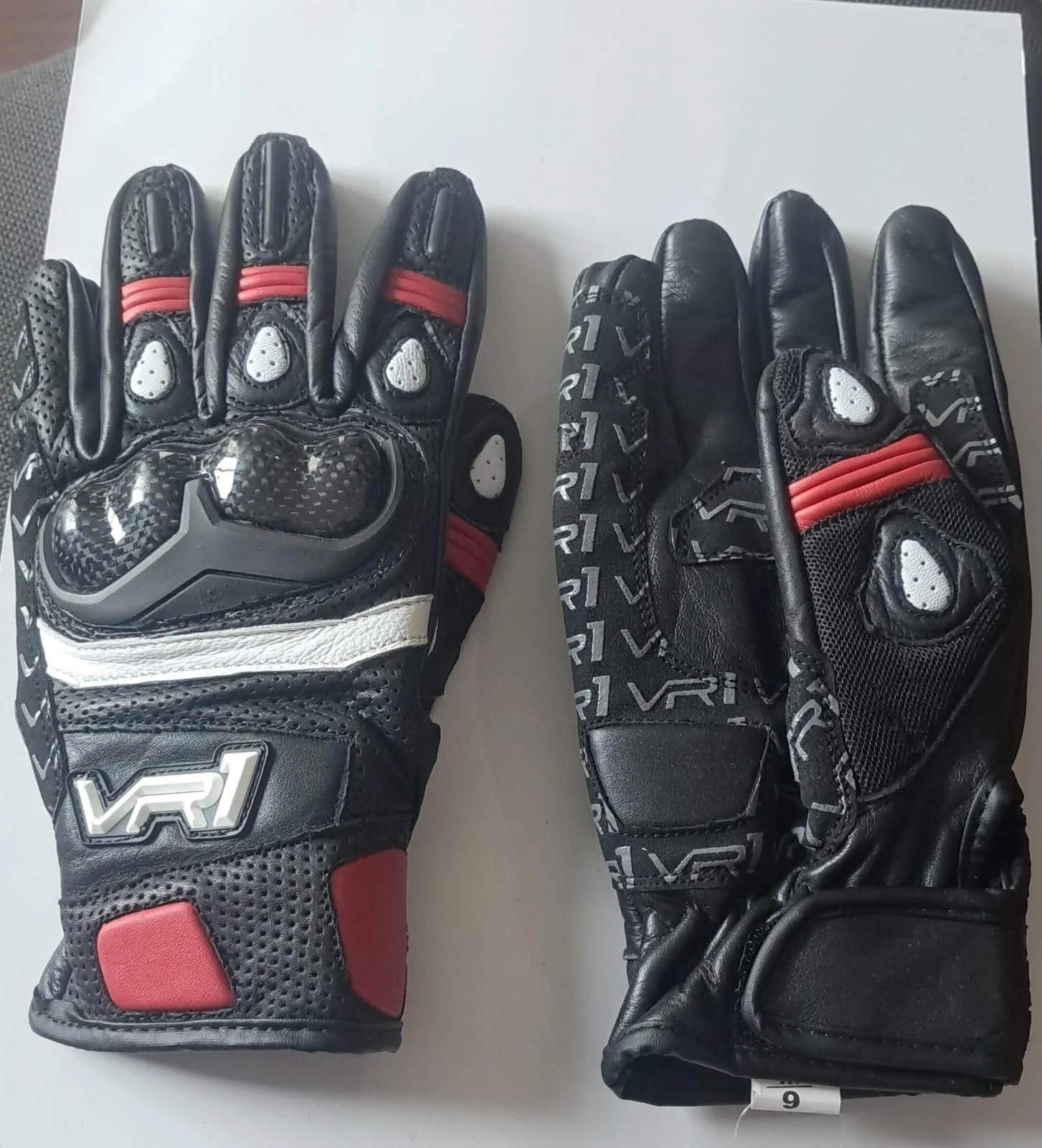 VR 555 Biking Gloves